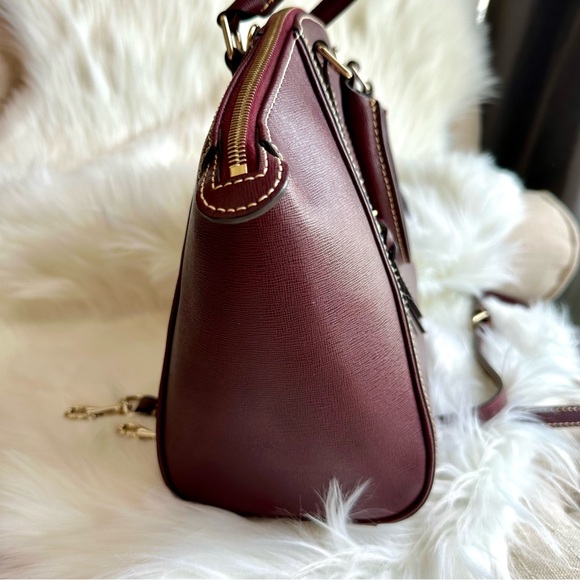 Dooney & Bourke Women’s Satchel in Pebble Grain Leather in Rich Burgundy colour - Picture 7 of 16